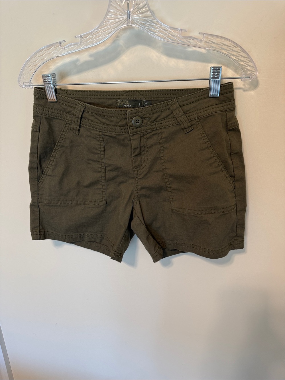 Prana Women’s Tess Olive Green Cargo/Hiking Shorts / Size 2 / 97% Organic Cotton
